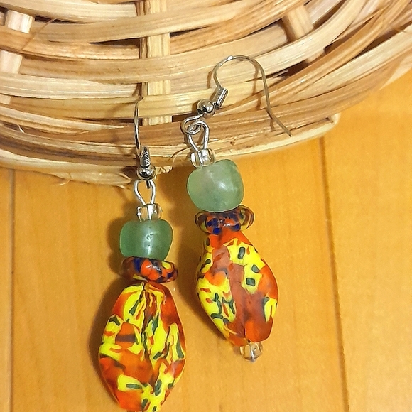 Sold!New Handmade glass beaded Orange dangle earrings - Picture 5 of 5